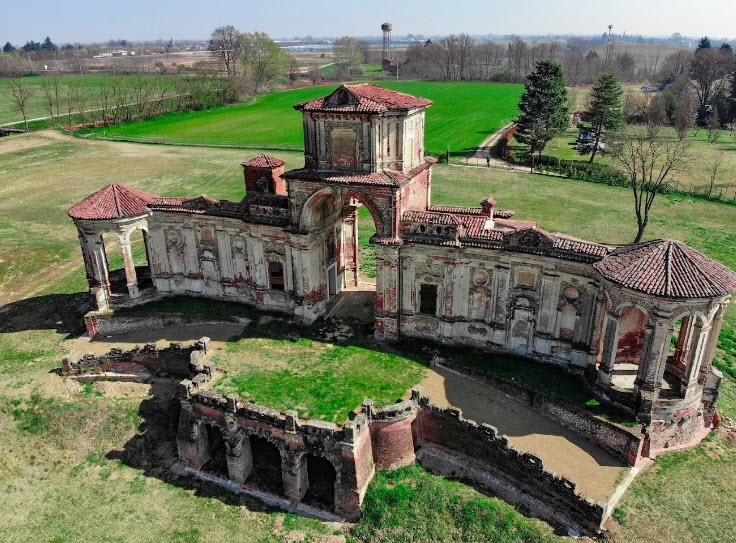 Castello di Chignolo Po, Italy